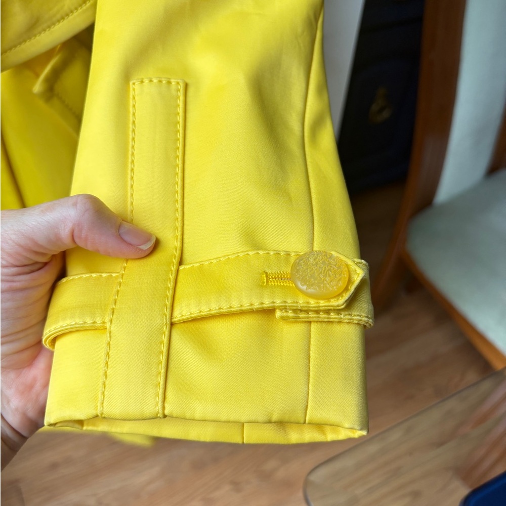 Cole Haan Women's Vibrant Yellow Trench Coat. Look 👀 at the is beautiful trench! - Picture 8 of 14